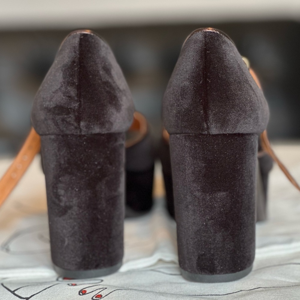 CHIE MIHARA ‘Cory’ Velvet Platform Heels in Black Velvet - Picture 8 of 10